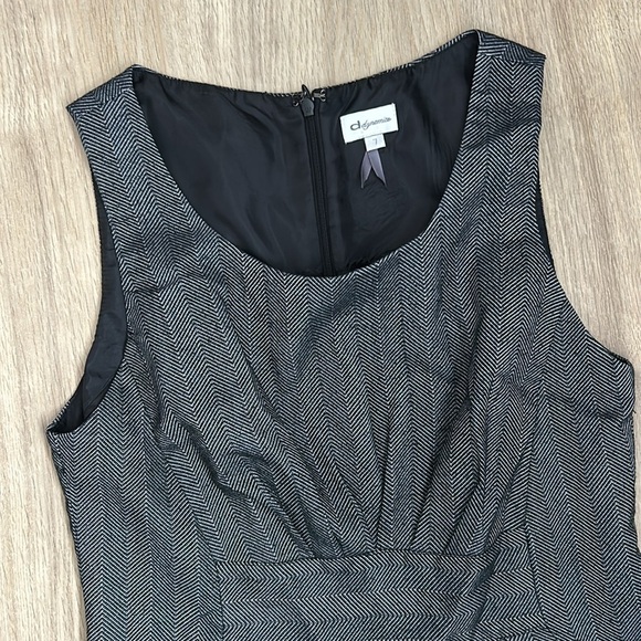 Dynamite Office Dress with Pockets - Picture 2 of 2